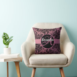 Cojín Decorativo Floral morena oscura sobre monograma rosado