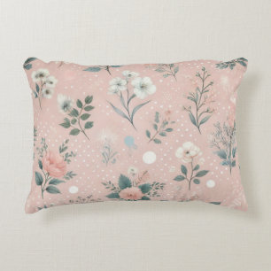 Cojín Decorativo Floral rosa rústica con flores blancas y vegetació