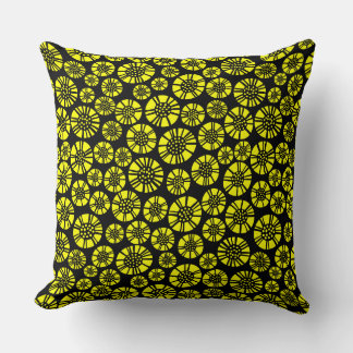 Cojín Decorativo Flores abstractas 031023 - Amarillo sobre negro