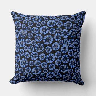 Cojín Decorativo Flores Abstractas 031023 - Azul Bebé sobre Negro