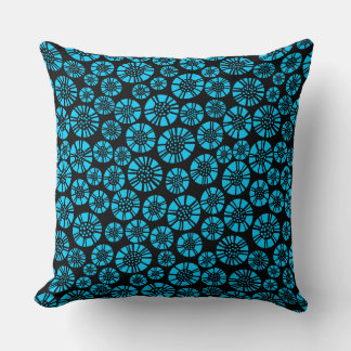 Cojín Decorativo Flores abstractas 031023 - Azul cielo en negro