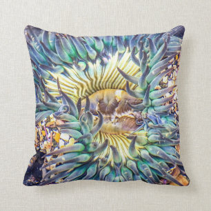 Cojín Decorativo Flores acuáticas y anémona marina amarilla en el a