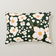 Flores blancas centradas en el amarillo y fondo ve