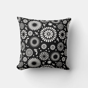 Cojín Decorativo Flores Boho Patrón floral vectorial negro y blanco