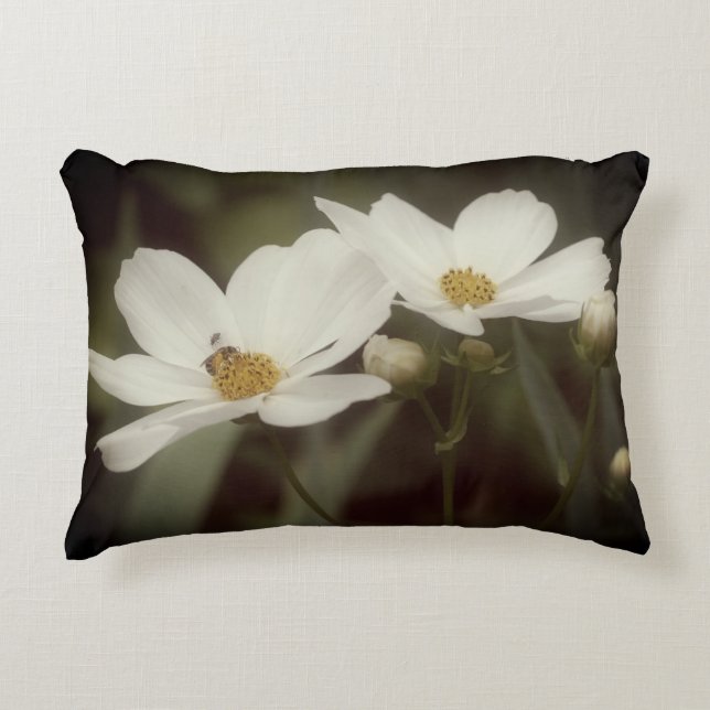 Cojín Decorativo Flores Cosmos Y Abeja (Anverso)