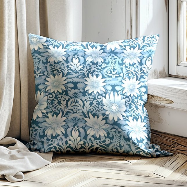 Cojín Decorativo Flores de época azul turquesa y elegante (Dusty blue and white vintage flowers decorator pillow)