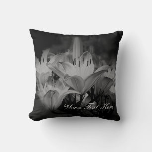 Cojín Decorativo Flores De Lirio En Blanco Y Negro Personalizadas