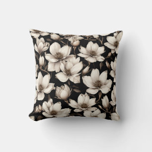 Cojín Decorativo Flores de Magnolia floral moderna en negro