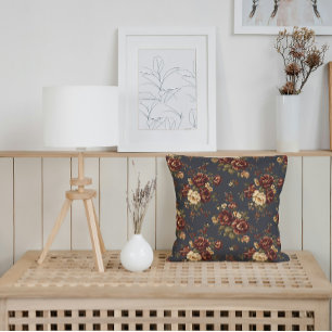 Cojín Decorativo Flores de Otoño en Burgundy Profundo y Crema Cálid