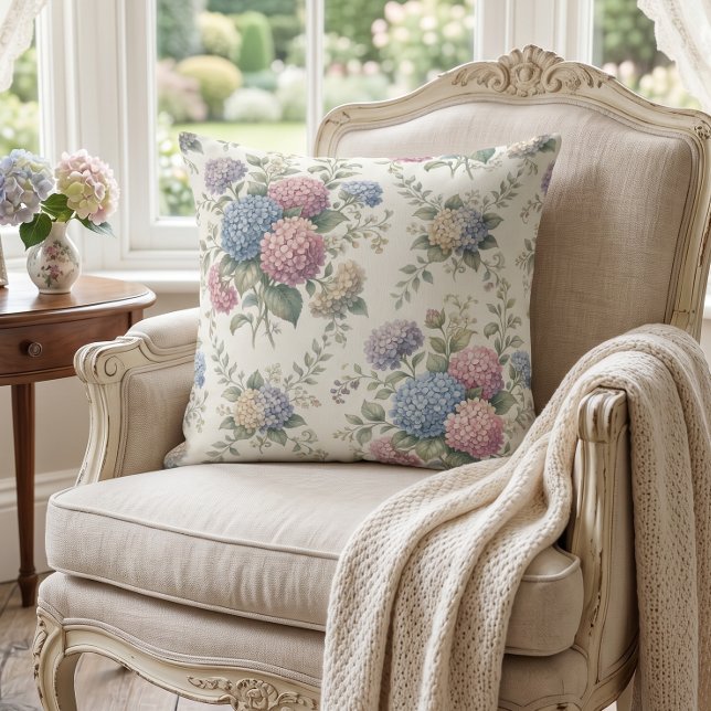 Cojín Decorativo Flores delicadas de hortensias (Subido por el creador)