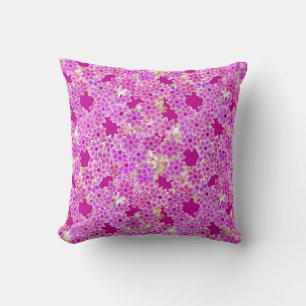 Cojín Decorativo Flores moradas, lavanda y ciruela, fondo de ciruel