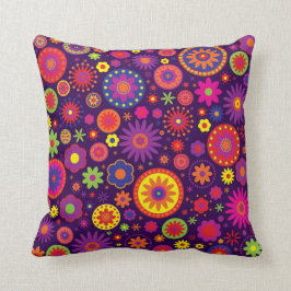 Cojín Decorativo Flores púrpuras del arco iris del Hippie