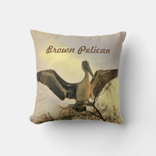 Cojín Decorativo Florida Brown Pelican en vuelo