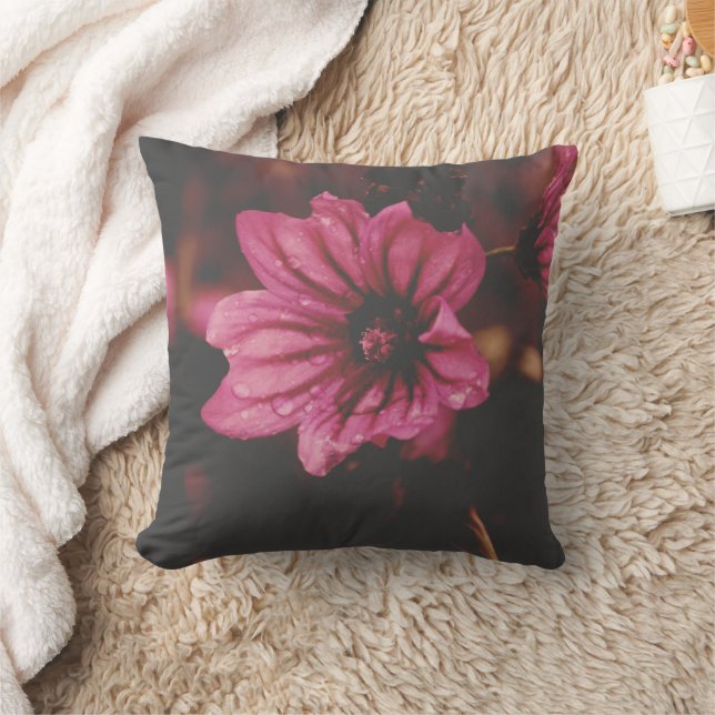 Cojín Decorativo Flower in Water Droplets Throw Pillow (Manta)