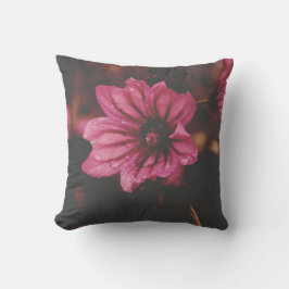 Cojín Decorativo Flower in Water Droplets Throw Pillow