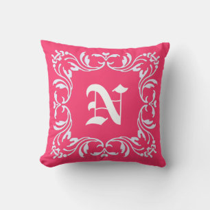 Cojín Decorativo Fondo rosa intenso y monograma Damask