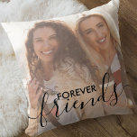 Cojín Decorativo Forever Friends Black Script Overlay 2 Photo<br><div class="desc">almohada fotográfica personalizada de los mejores amigos con un texto superpuesto elegante. La plantilla de fotos está configurada para que añadas tus propias imágenes - una de la parte delantera y otra de la parte posterior. El frente también tiene el texto superpuesto que dice "amigos para siempre" en escritura con...</div>
