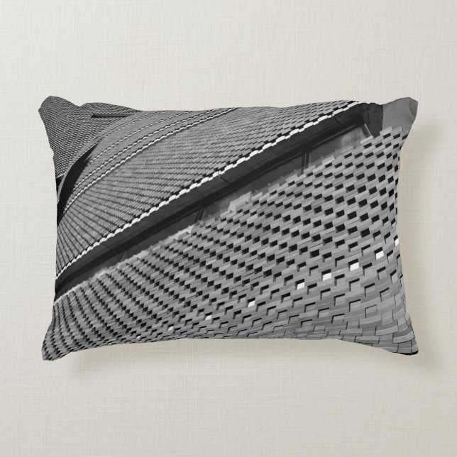 COJÍN DECORATIVO FOTO DE BAJO ÁNGULO DEL EDIFICIO ARQUITECTURAL (Anverso)