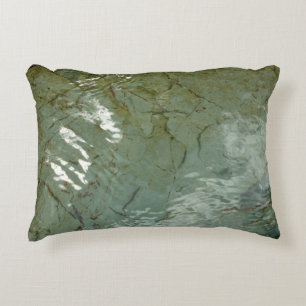 Cojín Decorativo Foto de naturaleza de roca cubierta de agua
