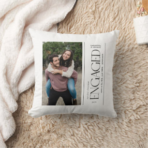 Cojín Decorativo Foto de Parejas de Novios en su Primera Navidad Mo