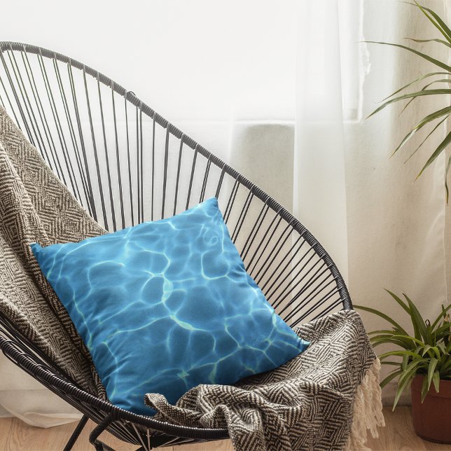 Cojín Decorativo Foto de piscina azul acuática (Aqua Blue Swimming Pool Photo Throw Pillow)