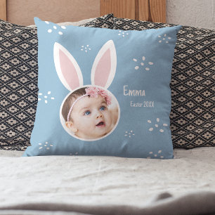 Cojín Decorativo Foto de un niño pequeño con orejas de conejito y n