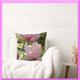 Cojín Decorativo Foto floral de Magnolia rosa Delicada