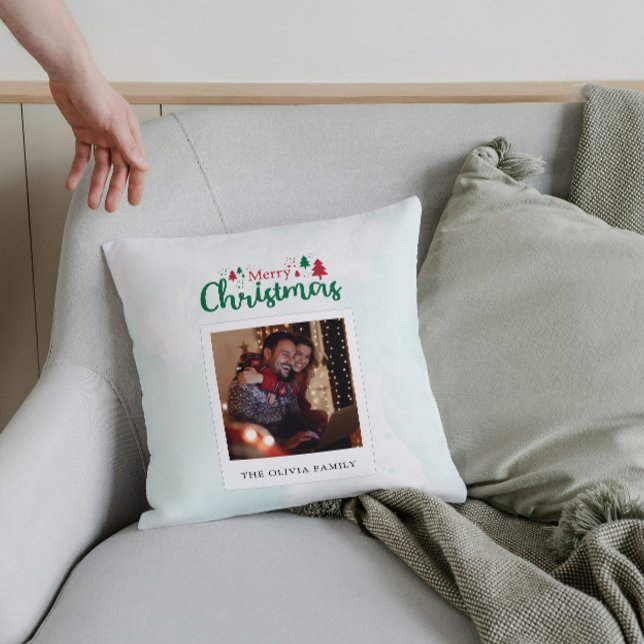 Cojín Decorativo Foto moderna de Feliz Navidad personalizada (Modern Merry Christmas Photo Personalized Throw Pillow)
