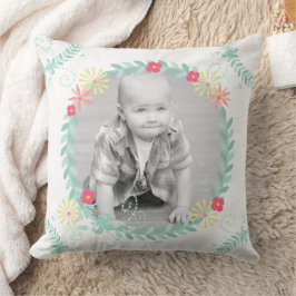 Cojín Decorativo Foto personalizada del bebé floral de Garland
