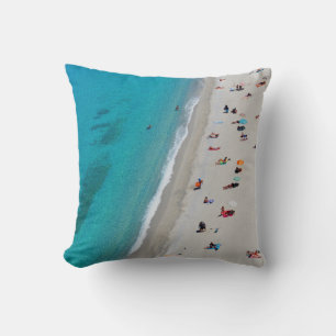 Cojín Decorativo Foto vista por pájaro de gente en la playa