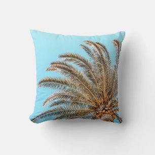 Cojín Decorativo Fotografía de ángulo bajo de una palmera verde deb