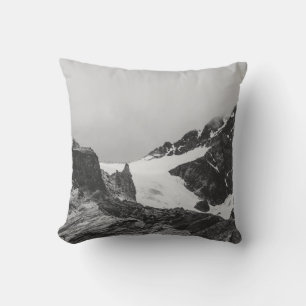 COJÍN DECORATIVO FOTOGRAFÍA DE GRAYSCALE DE LA MONTAÑA DE LA CUBIER