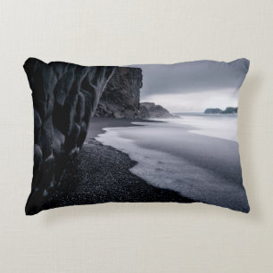 COJÍN DECORATIVO FOTOGRAFÍA DE GRAYSCALE DE MAR Y MAR TRANQUILO