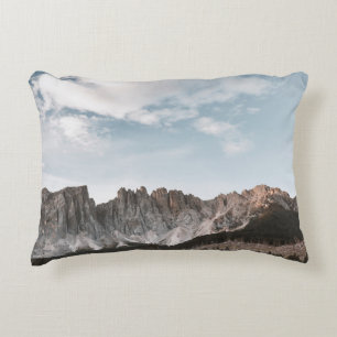 COJÍN DECORATIVO FOTOGRAFÍA DE PAISAJE DE MONTAÑA GRIS Y MARRÓN