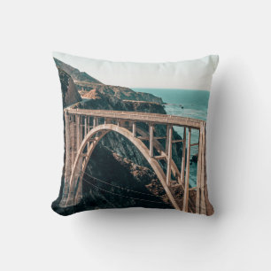 COJÍN DECORATIVO FOTOGRAFÍA DE PAISAJE DE PUENTE DE CONCRETO GRIS