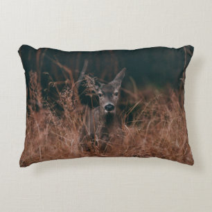 COJÍN DECORATIVO FOTOGRAFÍA DE WILDLIFE DE CERVEZA GRIS RODEADA PO