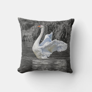 Cojín Decorativo Fotografía en blanco y negro de cisne