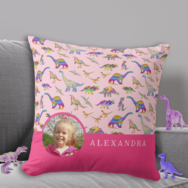 Cojín Decorativo Fotografía personalizada de Dinosaur y nombre rosa (Colorful dinosaur personalized photo and name pink pillow Custom dino kids bedroom decor)