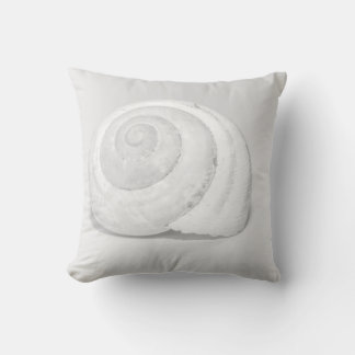 Cojín Decorativo Fotomínima de concha de caracol blanco de la natur