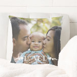 Cojín Decorativo Fotos de amor personalizadas<br><div class="desc">Crea una almohada de lanzamiento de fotos con una o dos fotos para alguien AMADO con esta plantilla de foto de sangre completa fácil de cargar. El diseño presenta un diseño moderno de títulos de tipografía acentuado con corazones y un texto personalizado en blanco como superposición de fotos. El diseño...</div>