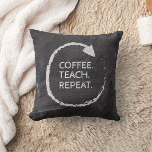 Cojín Decorativo Frase Personalizable Café Enseñar Repetir