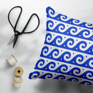 Cojín Decorativo Fret griego, patrón de onda mediterránea, azul