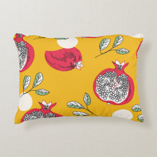 Cojín Decorativo Fruta de Garnet: Patrón de Vintage de mano.