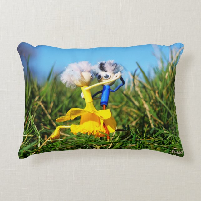 Cojín Decorativo Fubby poppetjes die dansen met Narcissenjurk. (Anverso)