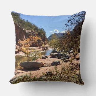 Cojín Decorativo Fundamento en la tranquilidad escénica de Sedona e