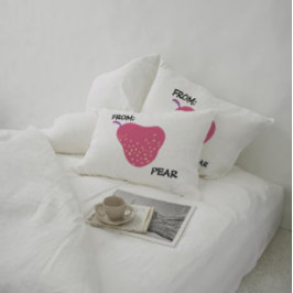 Cojín Decorativo Funny Pear Pun – “From: Pear” Pop Art Fruit Canva