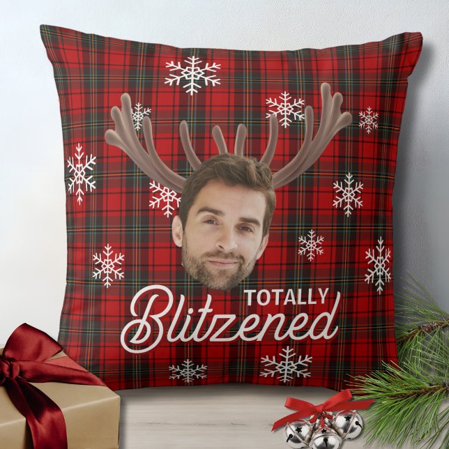 Cojín Decorativo Funny Photo Face Blitzened Christmas Custom Gift (funny face totally blitzened christmas pillow with red plaid, snowflakes for white elephant gifts)