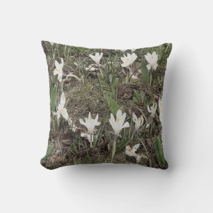 Cojín Decorativo Galanthus en hierba de primavera