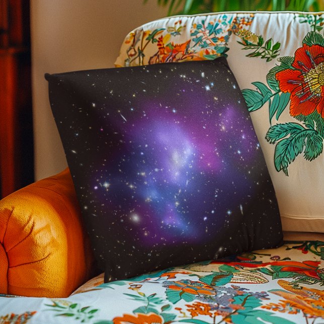 Cojín Decorativo Galaxia púrpura Fotografía del espacio celeste (Purple Galaxy Celestial Space Photo Throw Pillow)