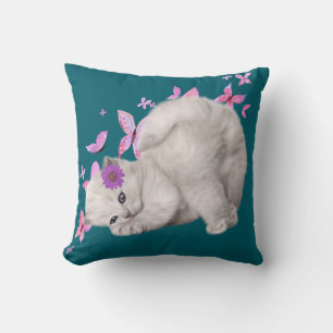 Cojín Decorativo Gatito blanco esponjoso rodeado de flores rosas y